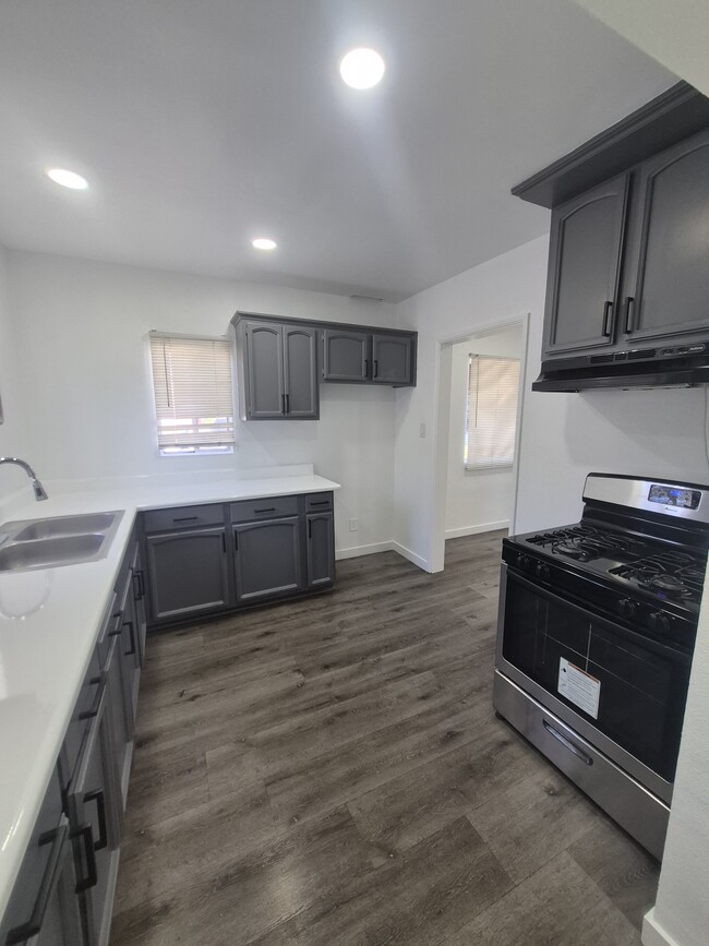 Building Photo - 4620 Tweedy Blvd