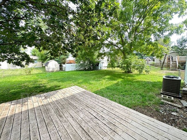 Foto del edificio - 3044 Arrowsmith Dr