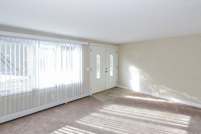 Building Photo - 30 Hedley Ave