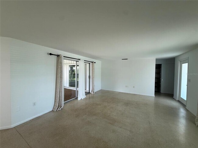 Building Photo - 8735 Dunmore Dr
