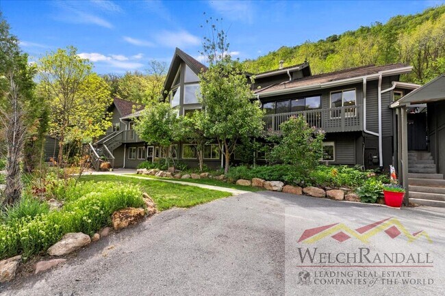 Foto del edificio - Stunning Emigration Canyon Home - Spacious...