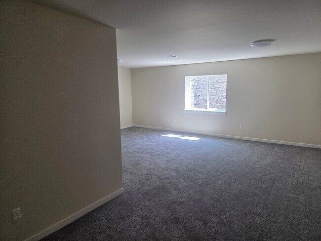 Foto del edificio - 1400 Edington Ave