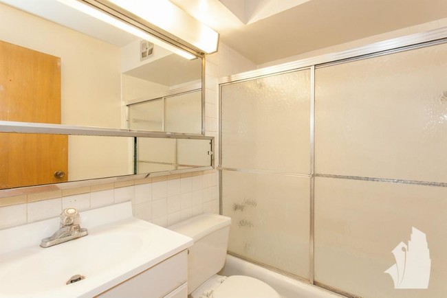 Building Photo - 1 bedroom in Chicago IL 60614