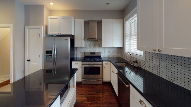 Building Photo - 509 S Kenwood Ave