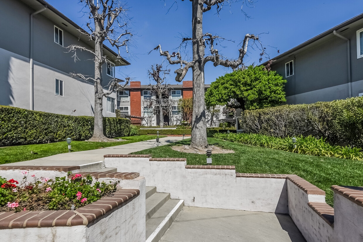 1696 Amberwood Dr Unit C, South Pasadena, CA 91030 Apartments in