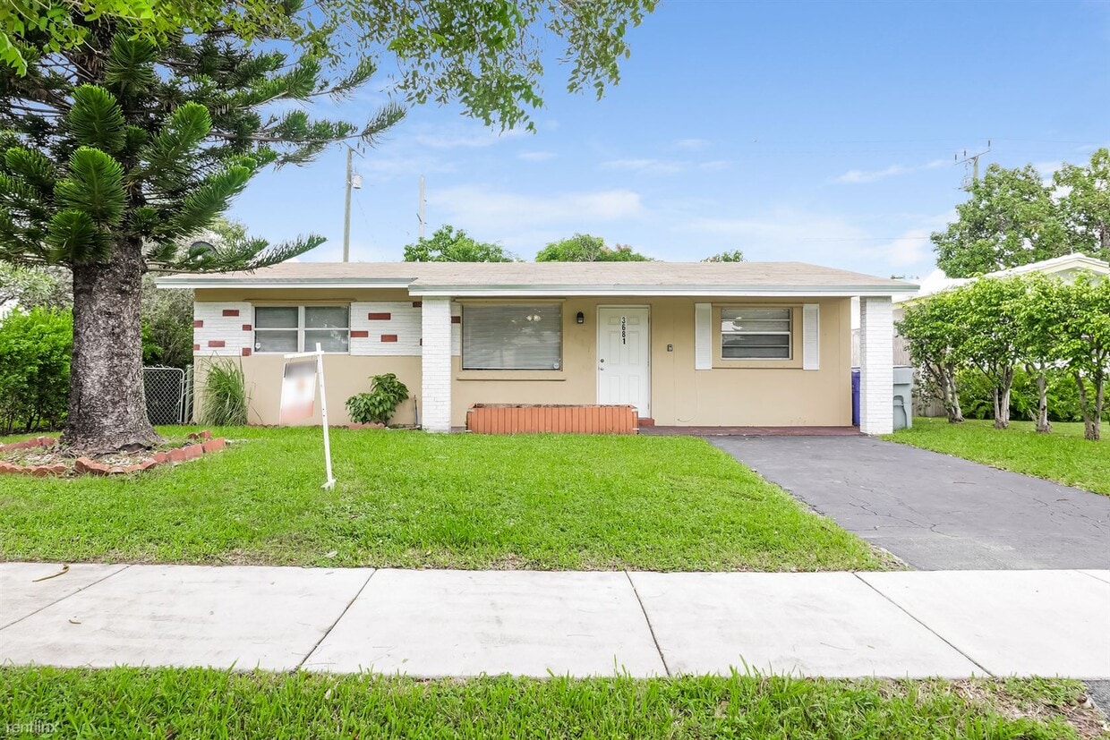 Primary Photo - 3 br, 2 bath House - 3681 NE 15th Terrace