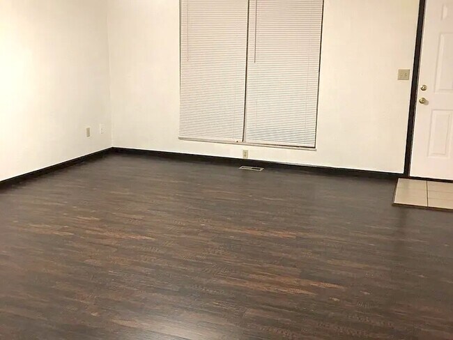 Foto del edificio - 412 Nancy Dr