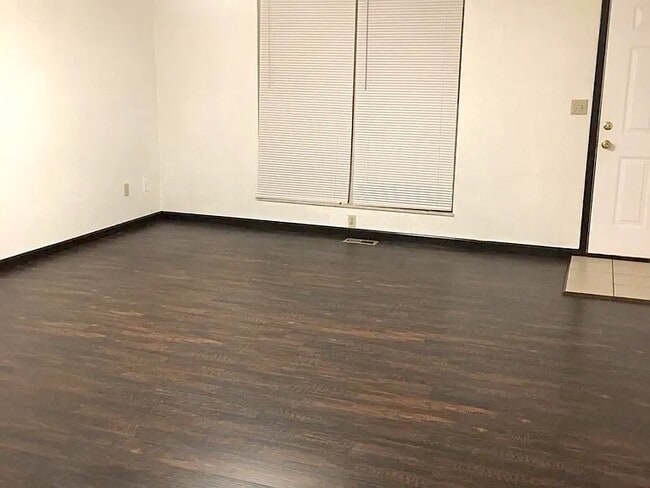 Building Photo - 413 Nancy Dr