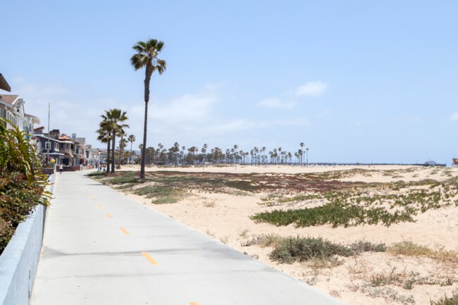 Building Photo - 109 E Balboa Blvd #B - Available June 1, 2020