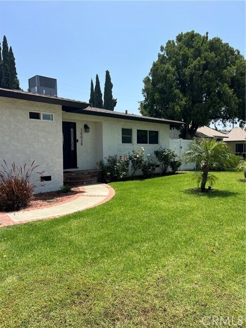 Primary Photo - 10028 Montgomery Ave