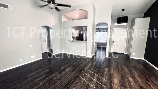 Foto del edificio - Tastefully Updated Home in Great Chandler Location