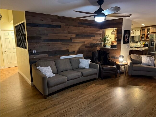 Foto del edificio - 1174 River Bluff Dr