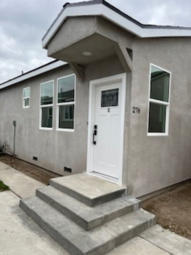 Building Photo - 276 E Los Angeles Ave