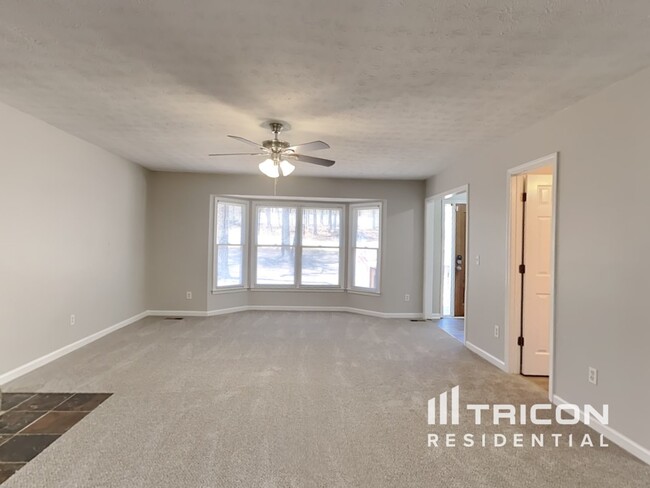 Foto del edificio - 220 Cypress Cir