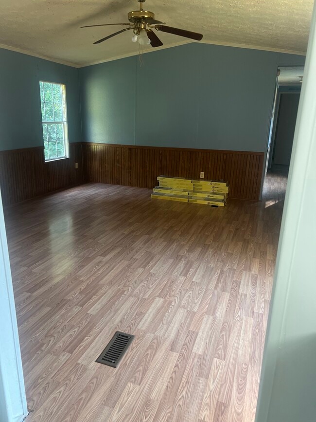 Building Photo - 235 Button Wood Ln