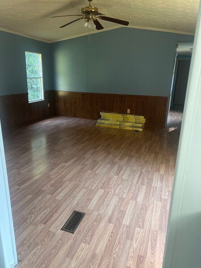 Foto del edificio - 235 Button Wood Ln