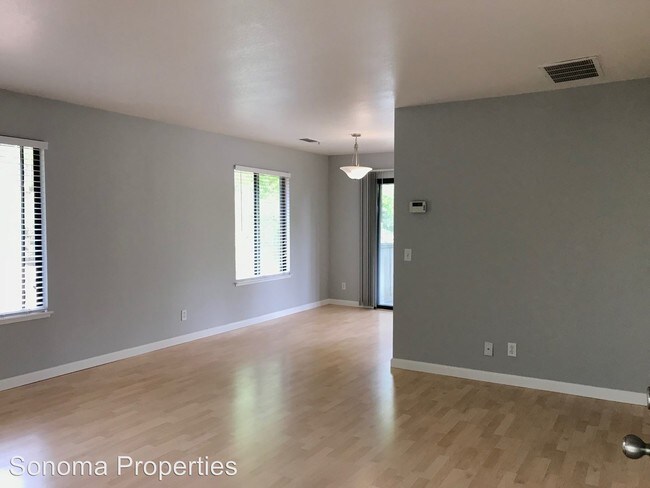 Foto del edificio - 1 br, 1 bath House - 455 7th Street West