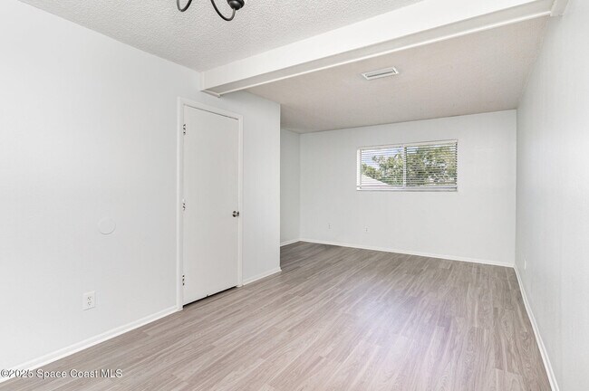 Foto del edificio - 204 Seminole Ave W