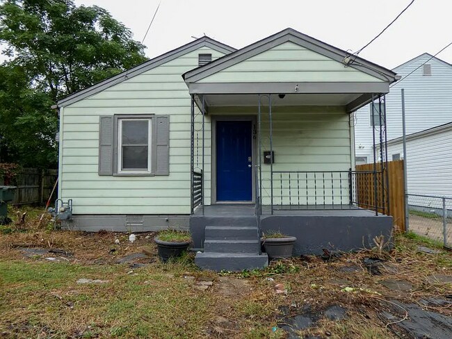 Building Photo - 136 Mapleshade Ave