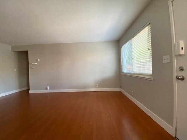 Foto del edificio - Charming 2-bedroom, 1-bath, 800 sq. ft. du...