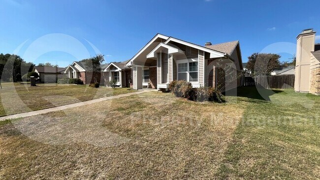 Building Photo - 1517 Yorkshire Dr