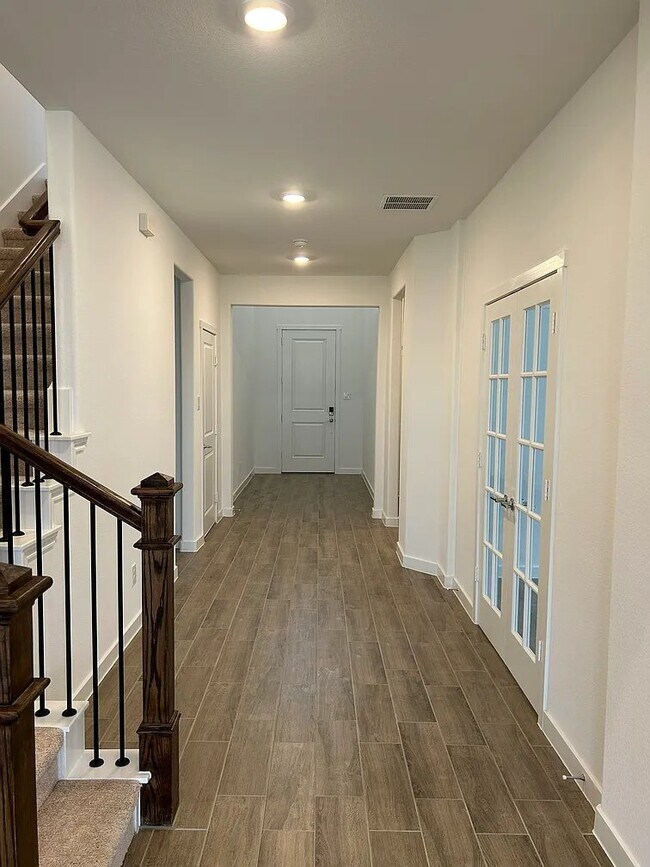 Building Photo - 537 Breeds Hl Rd