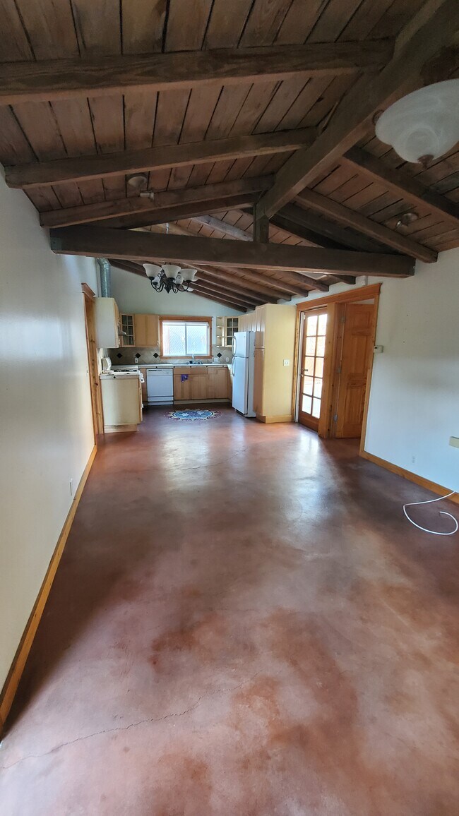 Foto del edificio - 677 San Juan Ave