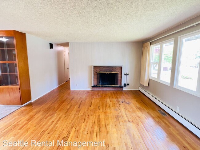 Building Photo - 3 br, 1.5 bath House - 18432 2nd Ave S