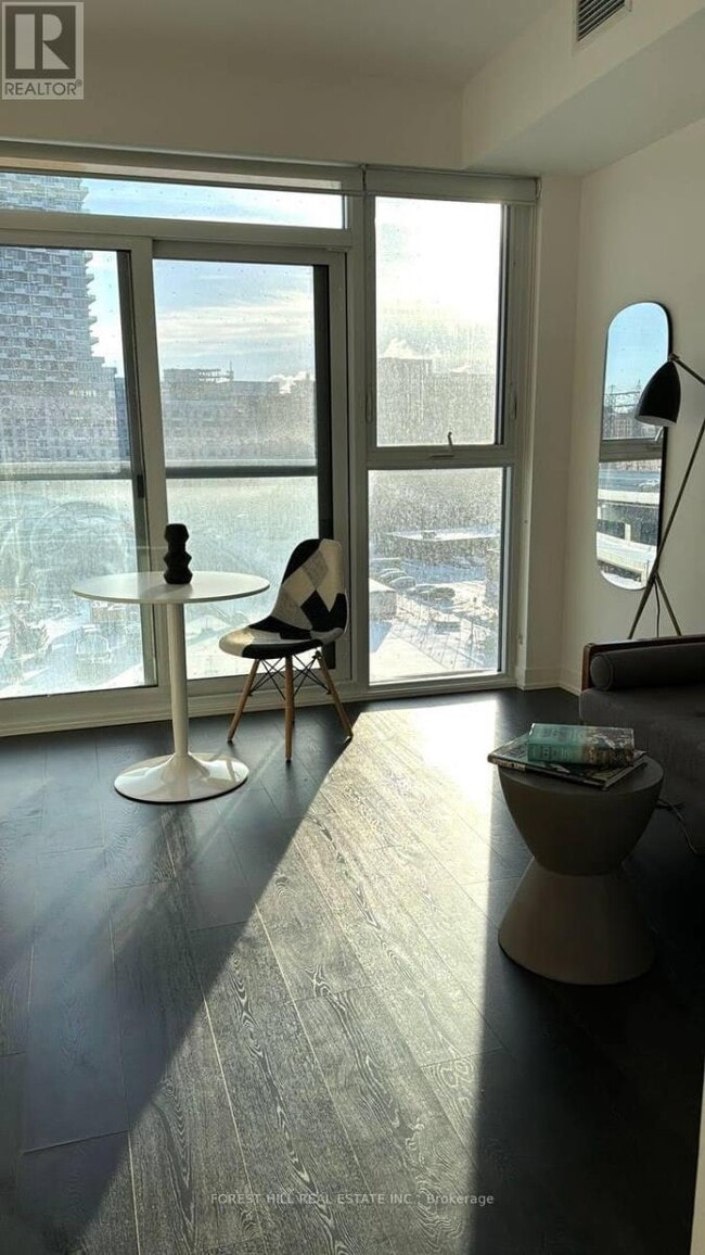 Building Photo - 20 Richardson St