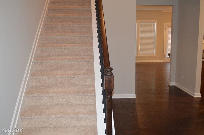 Building Photo - 3 br, 2.5 bath Townhome - 1219 Fischer Trace