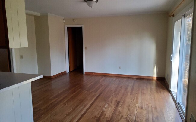 Foto del edificio - Oakland Plantation across from Oakland Ele...