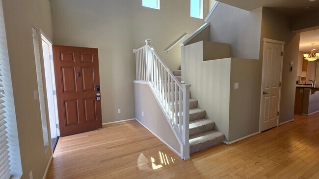 Building Photo - Kent The Parks HOA Community  3 bed, 2.5 bath rental home. Available NOW!