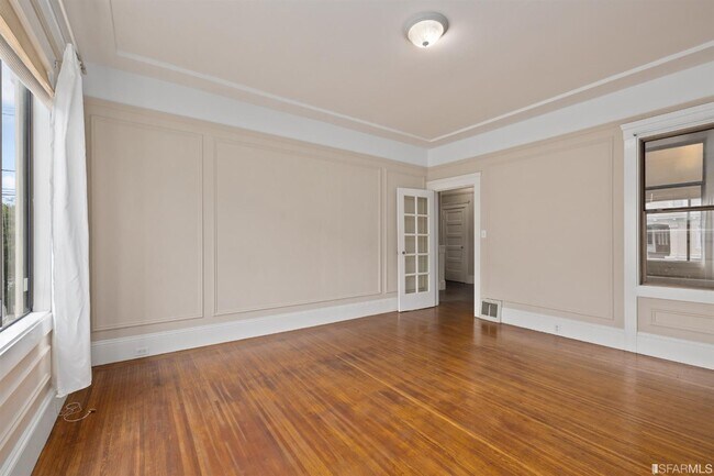 Building Photo - 480 19th Ave