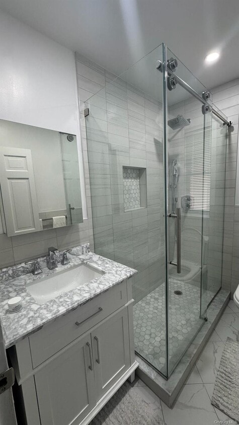 Building Photo - 305 Sixth Ave