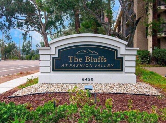 Foto del edificio - $2300/MO-1 BR/1BA FASHION VALLEY CONDO-$200 move in credit