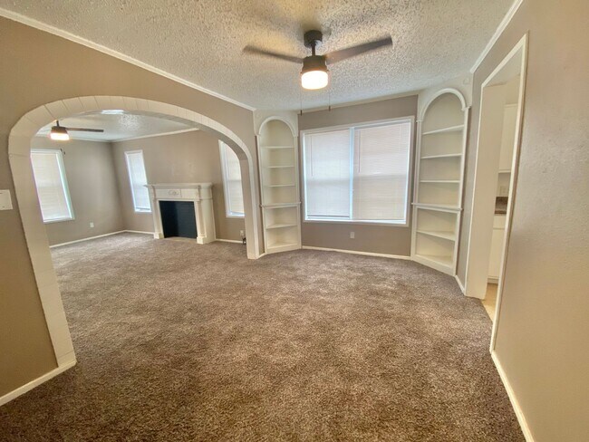 Foto del edificio - AVAILABLE NOW- 2 bed 1 bath near TEXAS TEC...