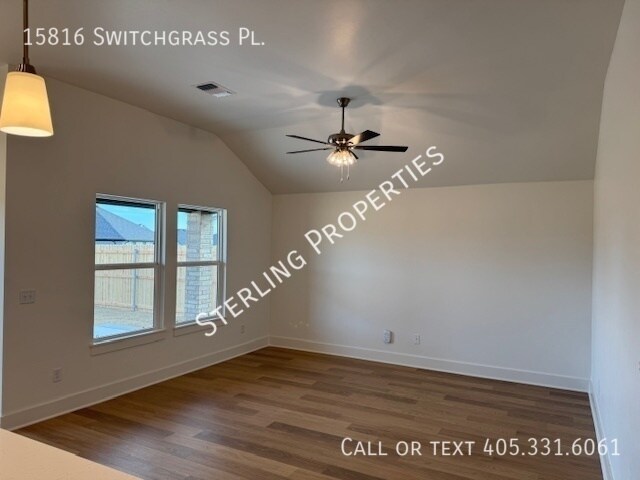 Foto del edificio - 15816 Switchgrass Pl