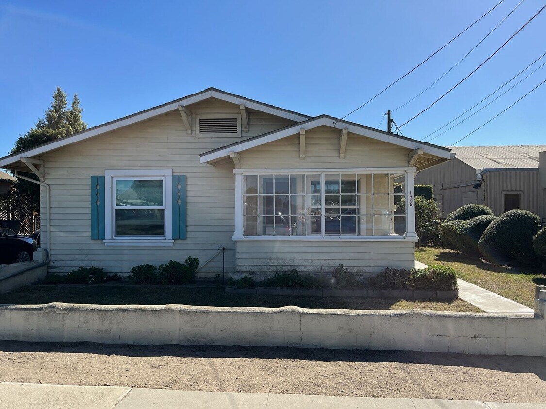Primary Photo - 136 East St