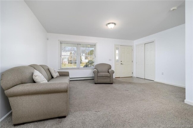 Building Photo - 217 Highlawn Rd