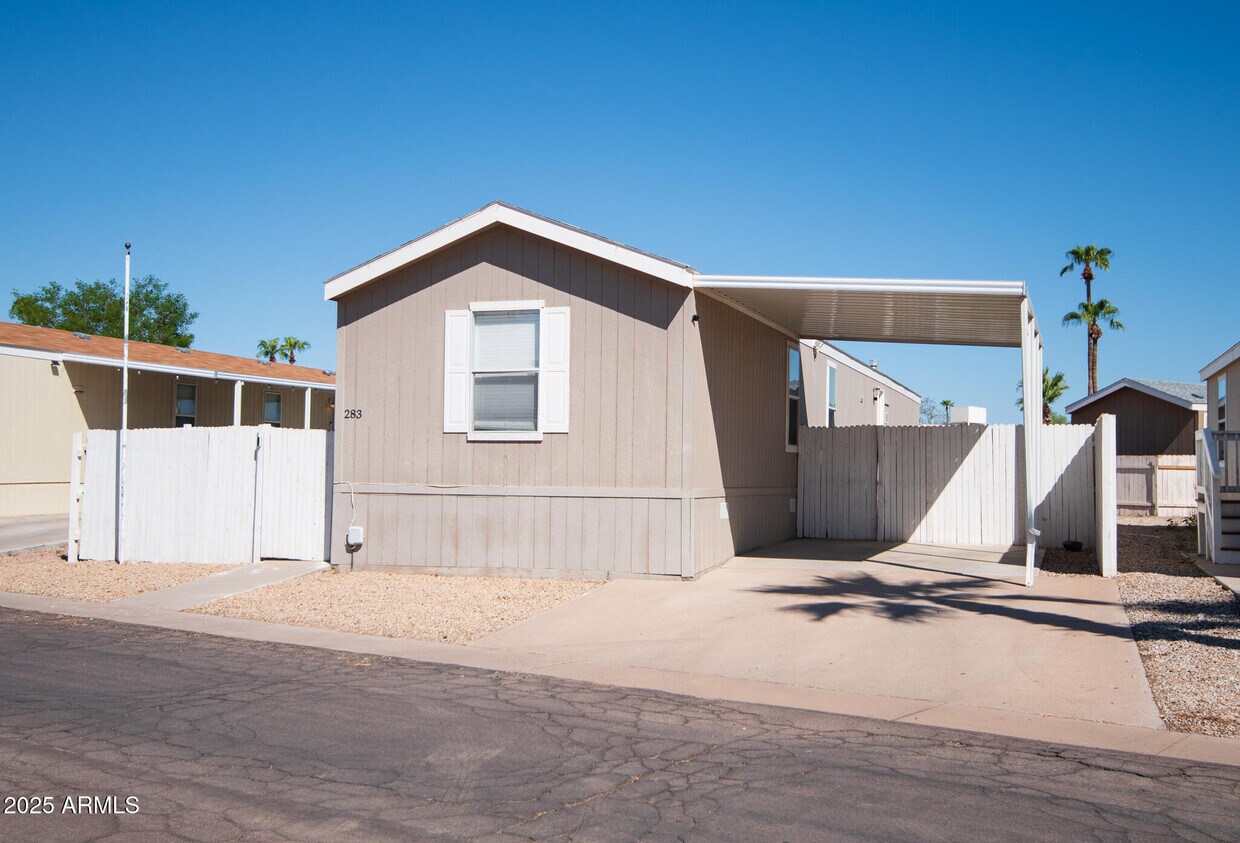Foto principal - 1650 S Arizona Ave