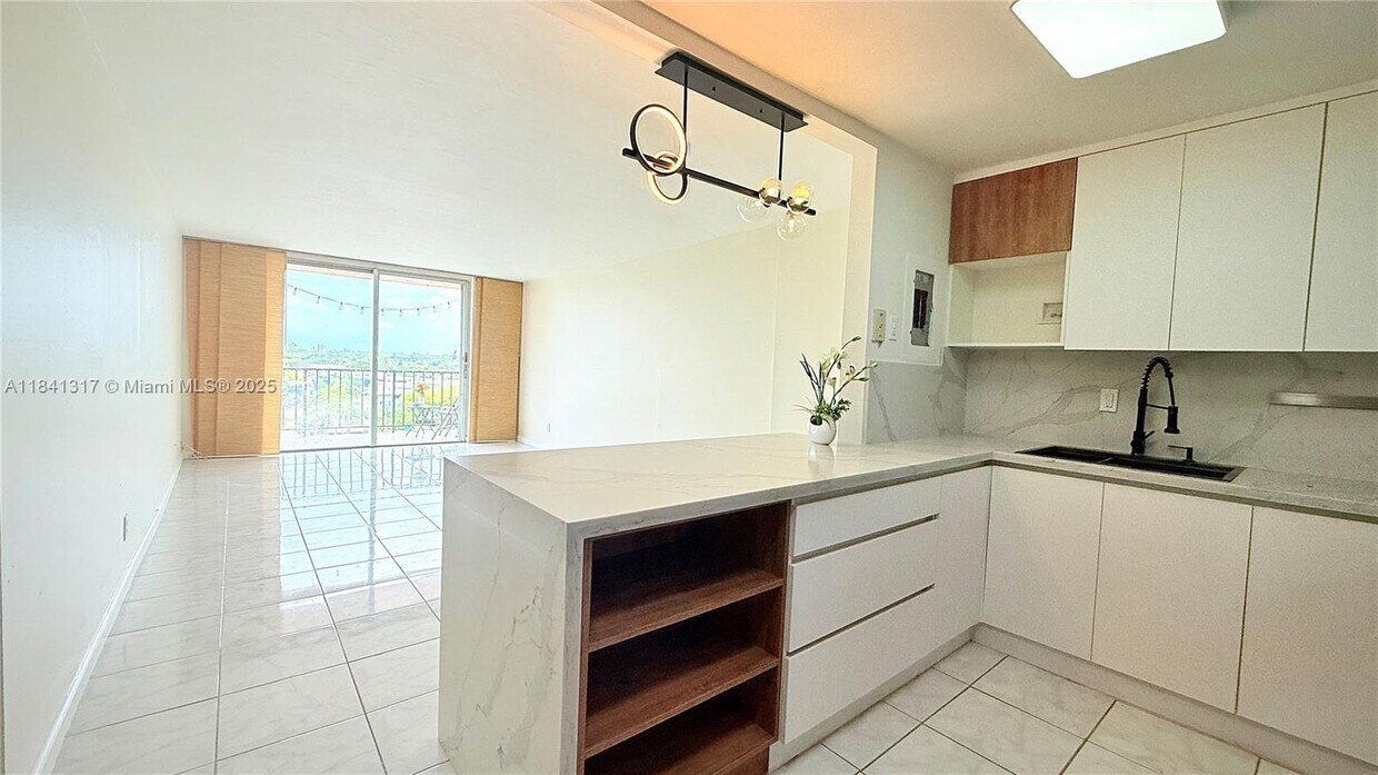 Foto principal - 1465 NE 123rd St