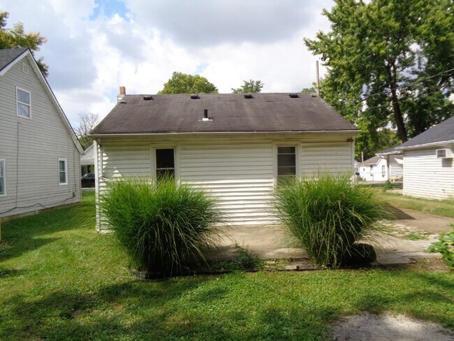 Foto del edificio - **Deposit Special $500** 1936 Pater Avenue...