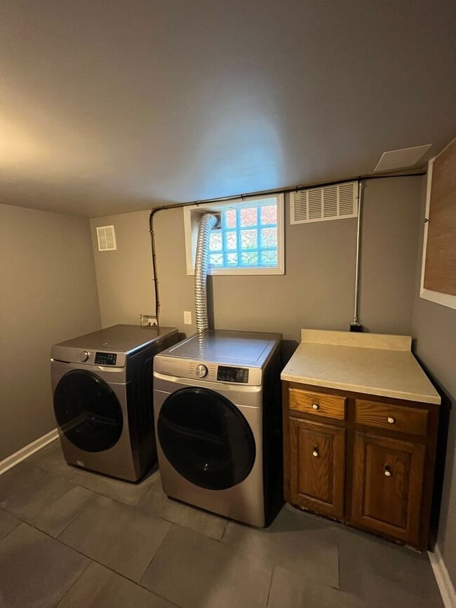 Building Photo - Merion Village Single-Family Home with Flexible Living Areas and Outdoor Space