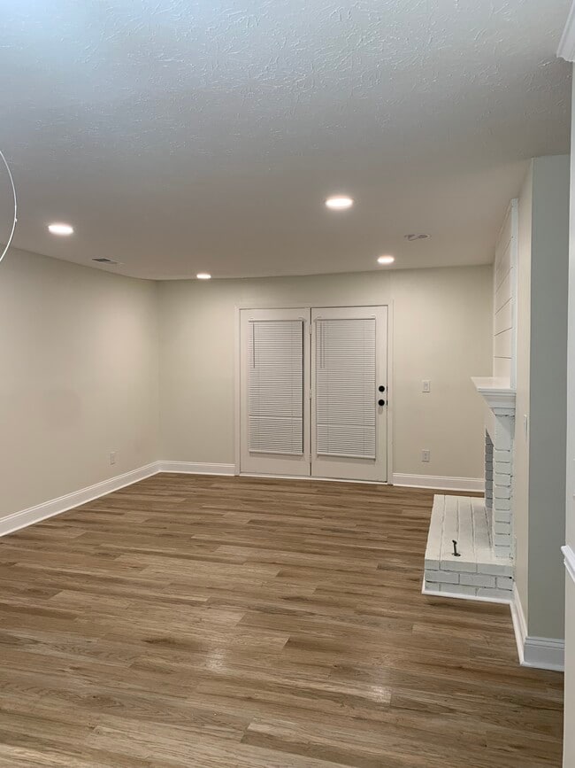 Photo - 524 Warm Springs Cir Apartment