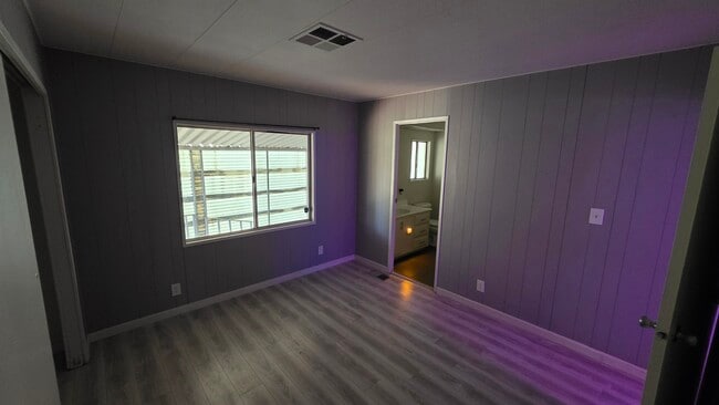 BEDROOM - 18950 Woodcrest Ln