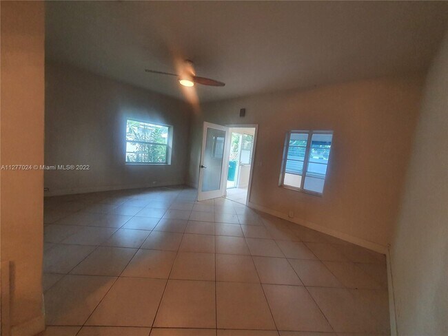 Foto del edificio - 318 SW 15th St