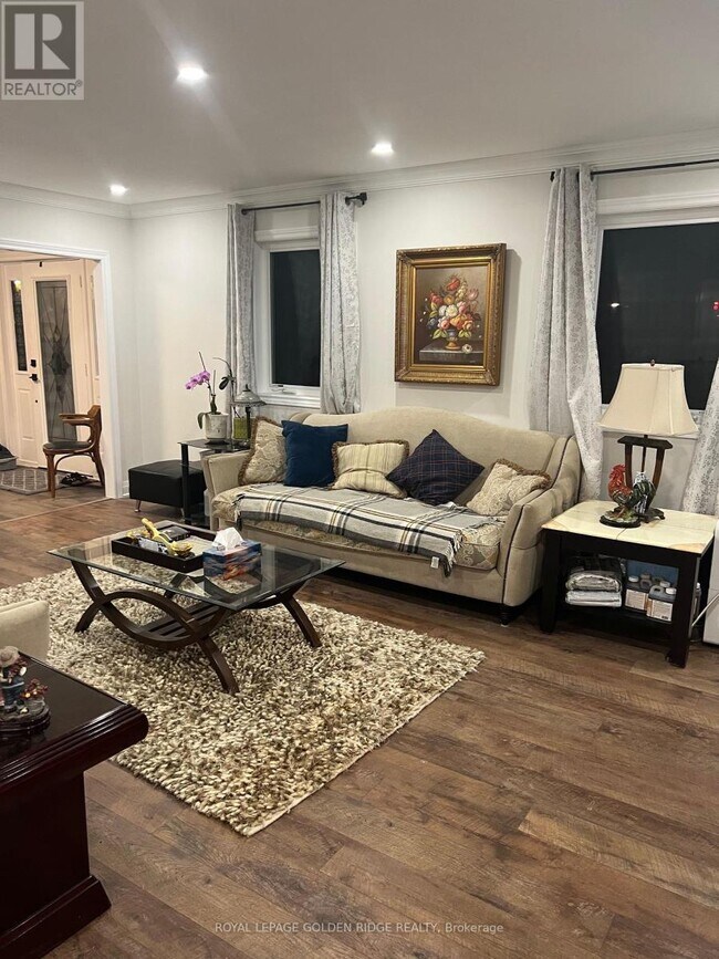 15482 Leslie St, Aurora, ON L4G 7C4 House for Rent in Aurora, ON