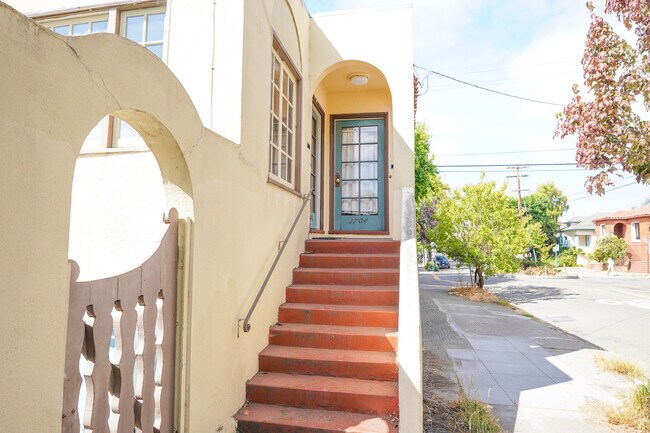 Foto del edificio - 1704 Addison St