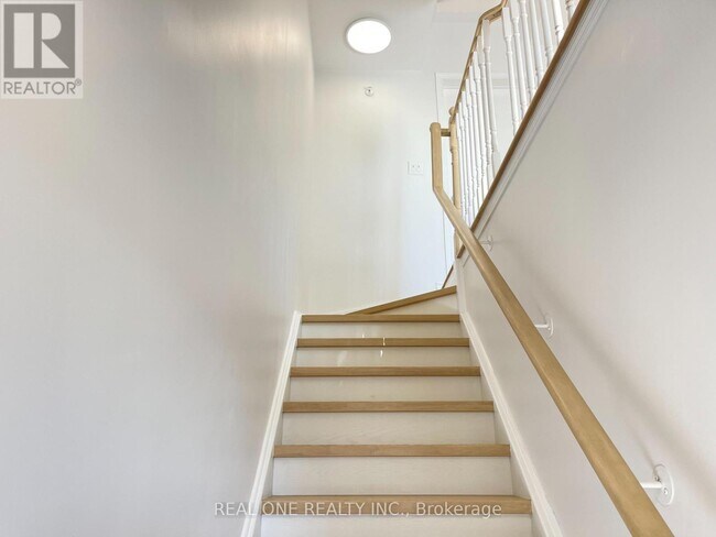 Building Photo - 25 Richgrove Dr