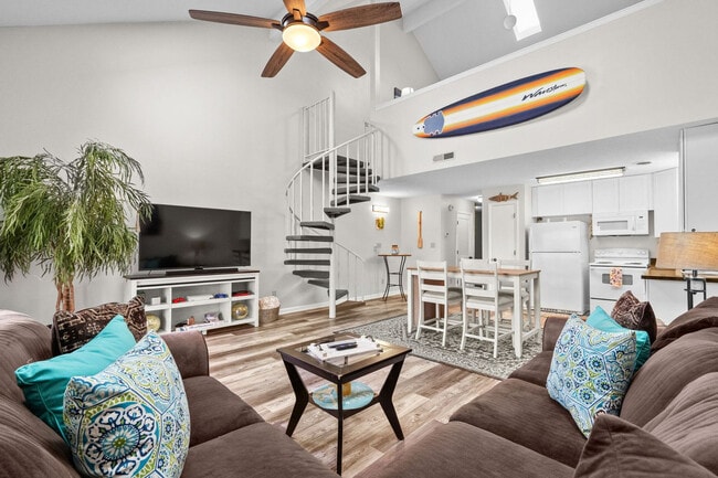 Building Photo - 1920 Bent Grass Dr